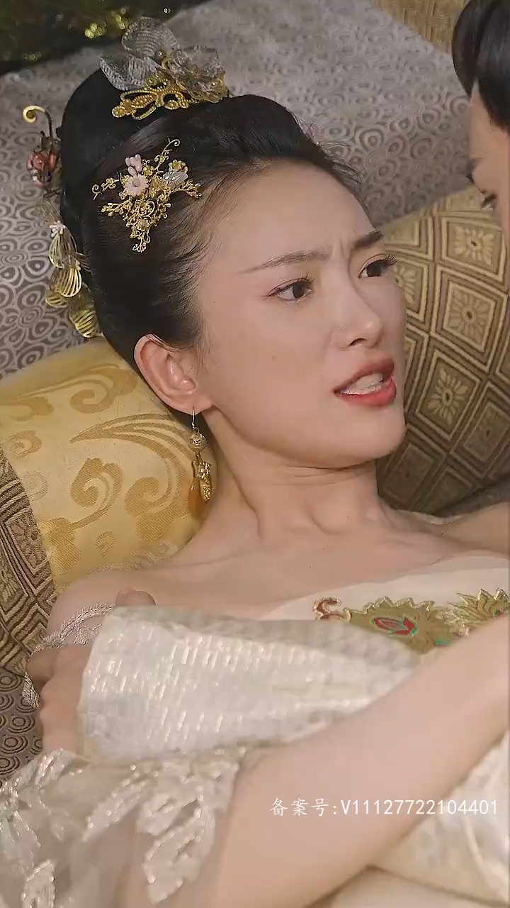 醉卧美人膝醒掌天下权第01集